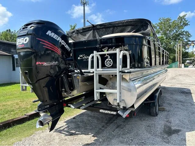 Slide: The Image of Bentley Pontoons 253 Bentley Elite Admiral 2017 - 4