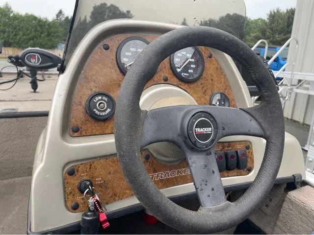 Slide: The Image of Tracker Pro Team 165 2003 - 15