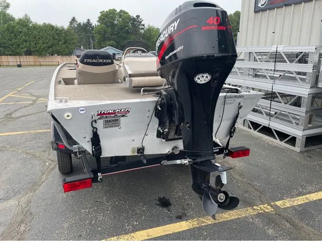 Slide: The Image of Tracker Pro Team 165 2003 - 8