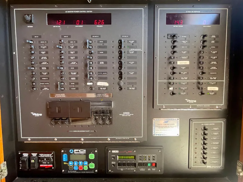 Slide: The Image of Viking 50 Convertible 1998 - 91