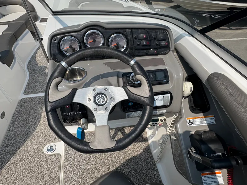 Slide: The Image of Yamaha 242 Limited 2011 - 11