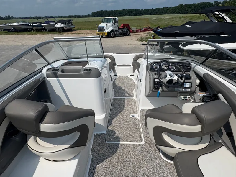 Slide: The Image of Yamaha 242 Limited 2011 - 5