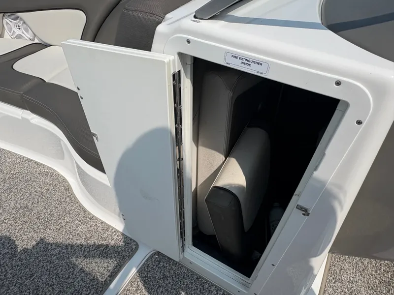 Slide: The Image of Yamaha 242 Limited 2011 - 8