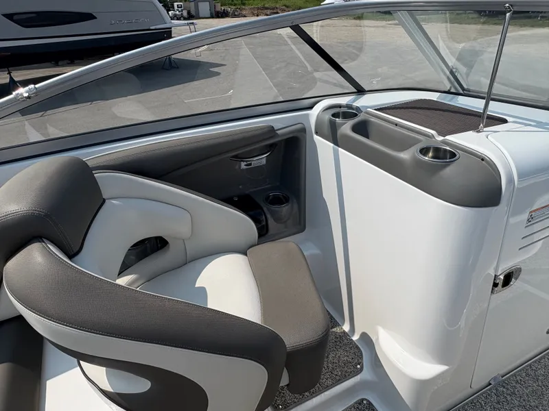 Slide: The Image of Yamaha 242 Limited 2011 - 9