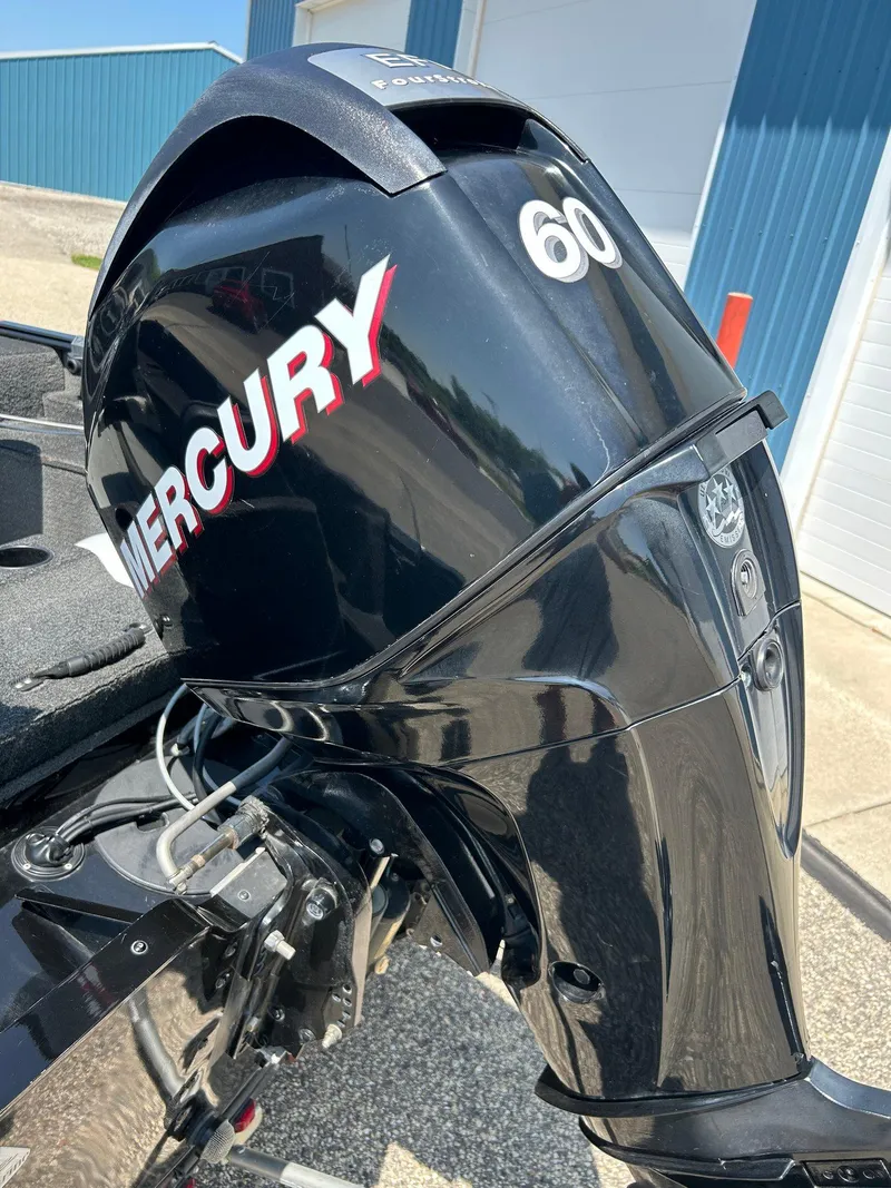 Slide: The Image of 2014 Lund 1625 Rebel XL SS with Mercury 60 outboard motor. - 38