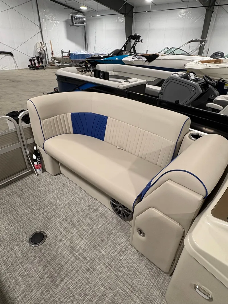 Slide: The Image of Qwest LS 820 Splash Pad 2021 - 6