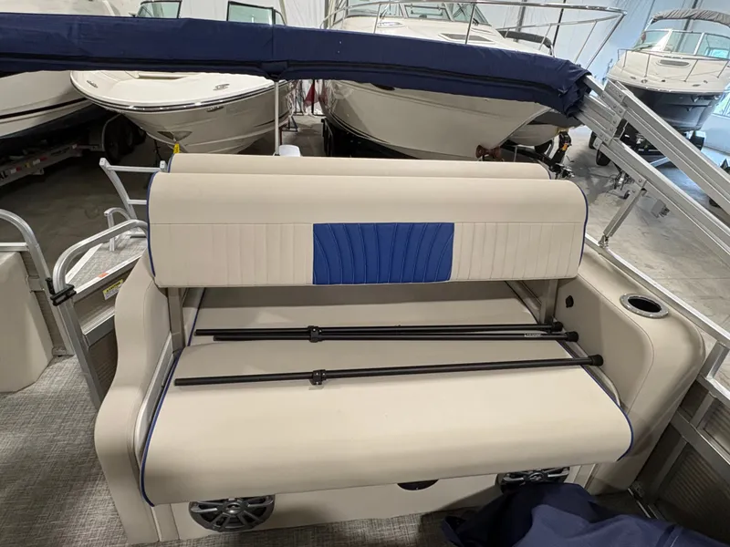 Slide: The Image of Qwest LS 820 Splash Pad 2021 - 8