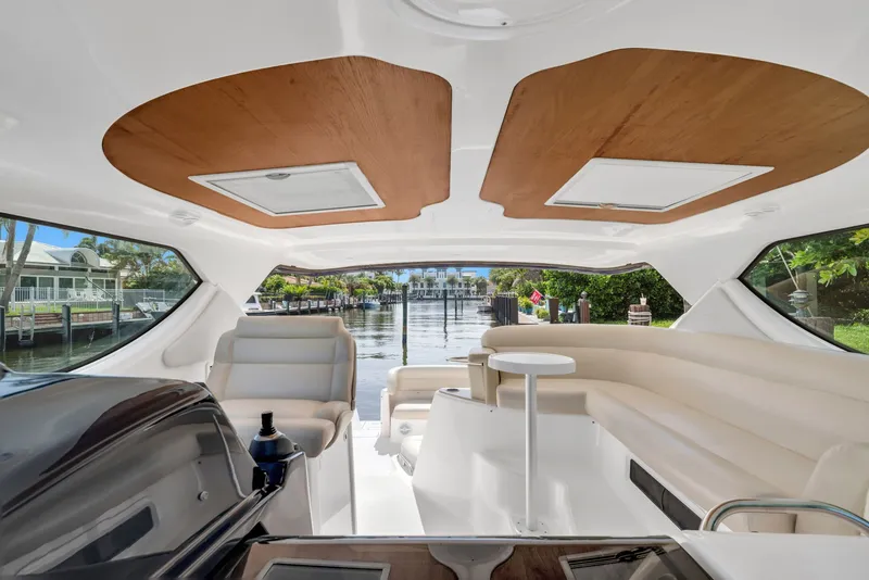 Slide: The Image of Tiara 4300 Sovran 2008 - 15