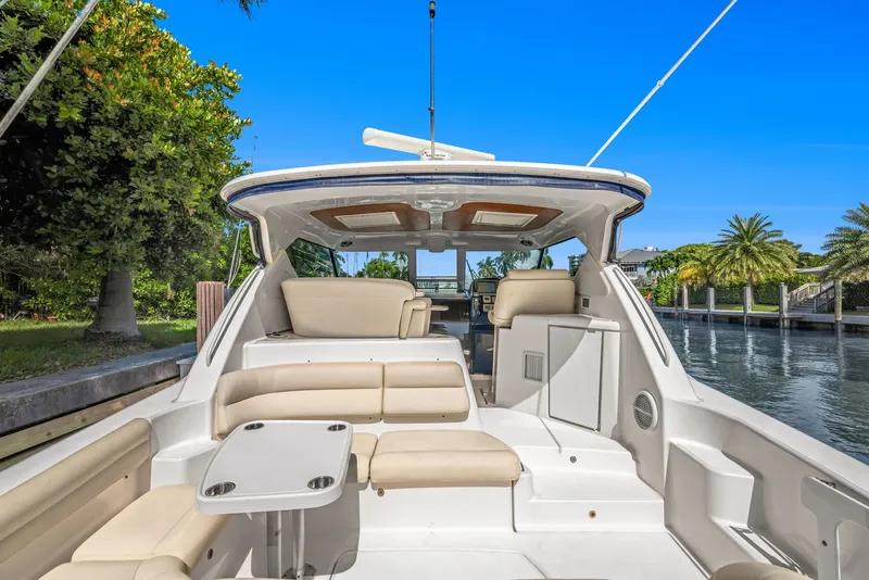 Slide: The Image of Tiara 4300 Sovran 2008 - 17