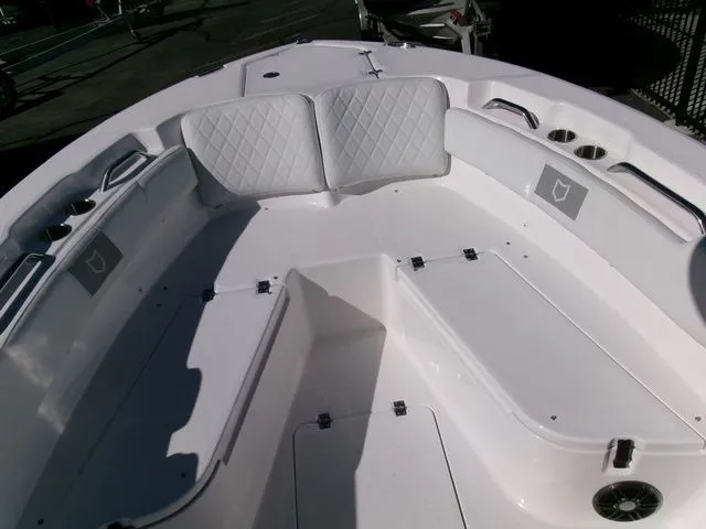 Slide: The Image of Sea Fox 248 Commander 2026 - 10