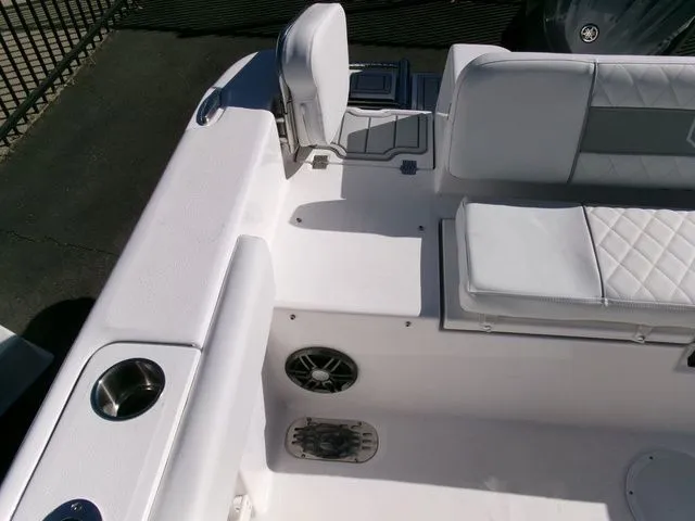 Slide: The Image of Sea Fox 248 Commander 2026 - 29