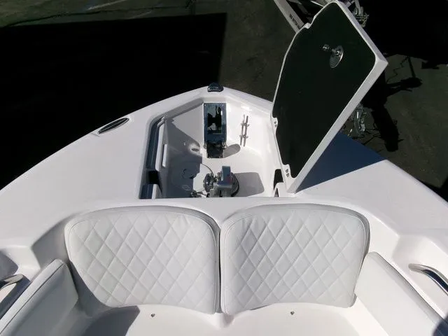 Slide: The Image of Sea Fox 248 Commander 2026 - 6