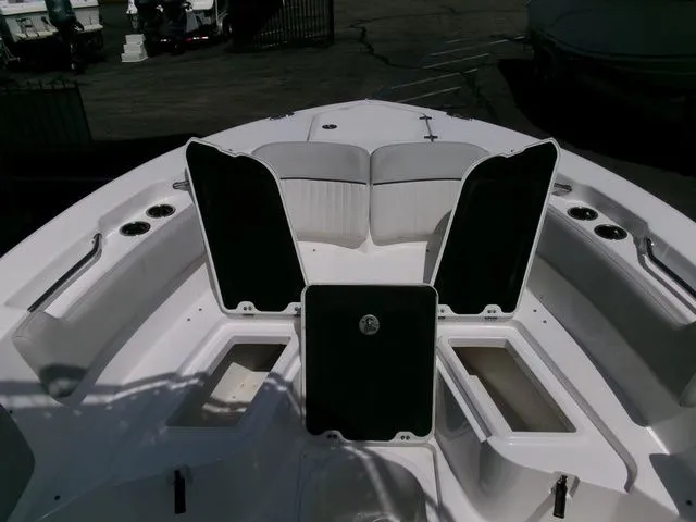 Slide: The Image of Sea Fox 228 Commander 2019 - 10