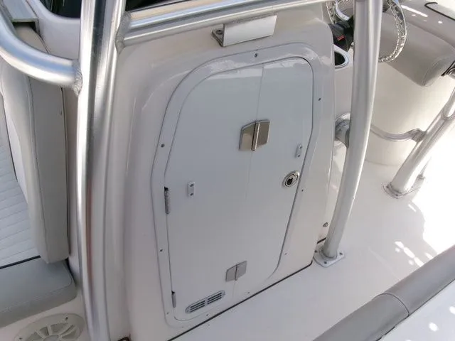 Slide: The Image of Sea Fox 228 Commander 2019 - 12