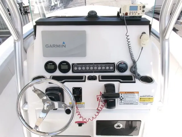 Slide: The Image of Sea Fox 228 Commander 2019 - 15