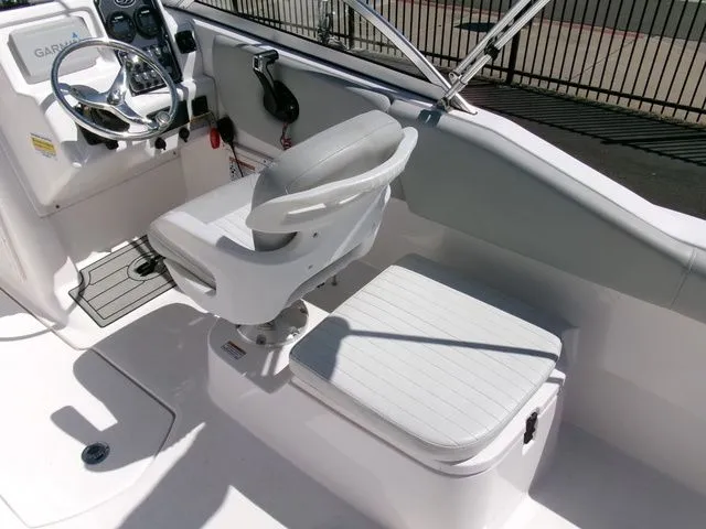 Slide: The Image of Sea Fox 226 Traveler 2022 - 16