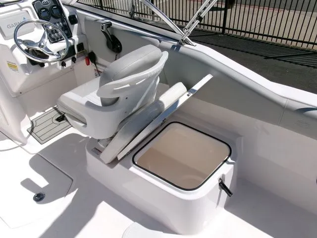 Slide: The Image of Sea Fox 226 Traveler 2022 - 17