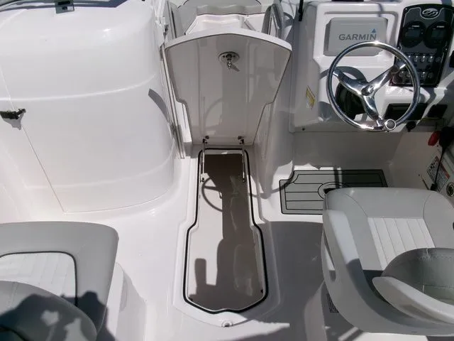 Slide: The Image of Sea Fox 226 Traveler 2022 - 20