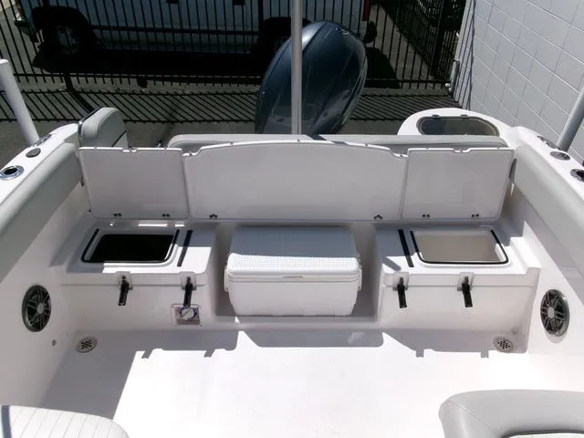 Slide: The Image of Sea Fox 226 Traveler 2022 - 27