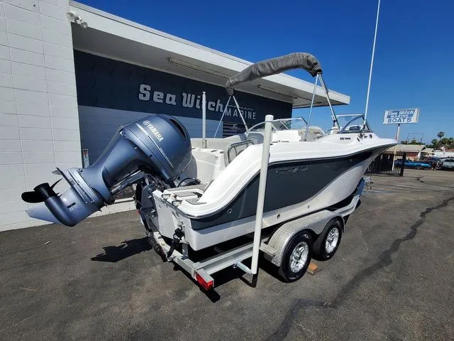 Slide: The Image of Sea Fox 226 Traveler 2022 - 3