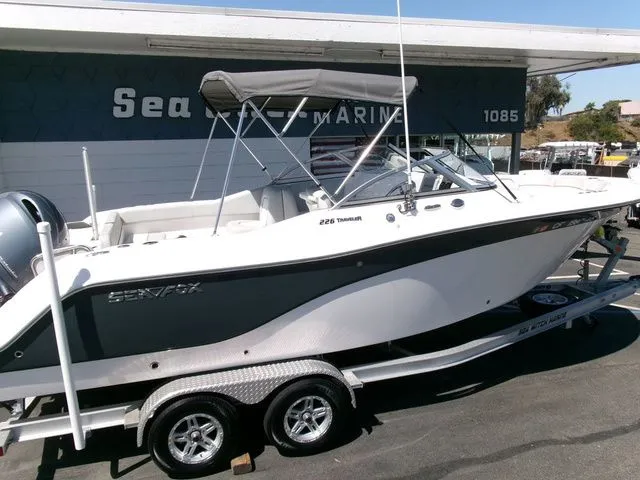 Slide: The Image of Sea Fox 226 Traveler 2022 - 30