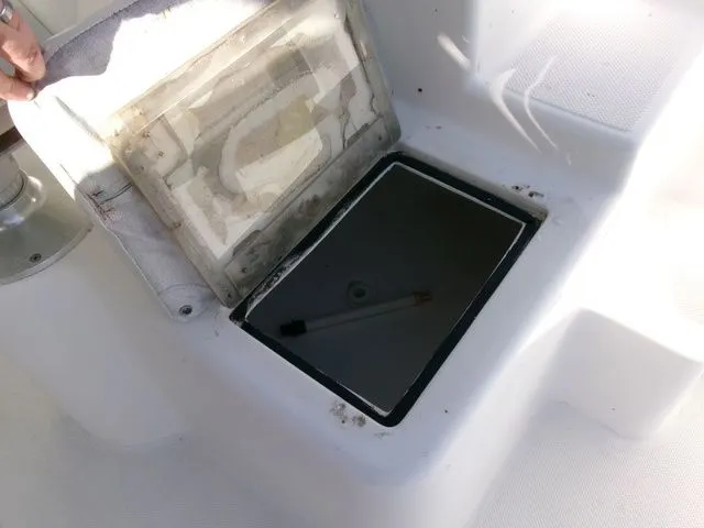 Slide: The Image of Seaswirl 2600WA 1999 - 19