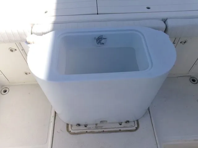 Slide: The Image of Seaswirl 2600WA 1999 - 24