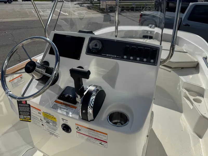 Slide: The Image of Boston Whaler 170 Montauk 2026 - 4