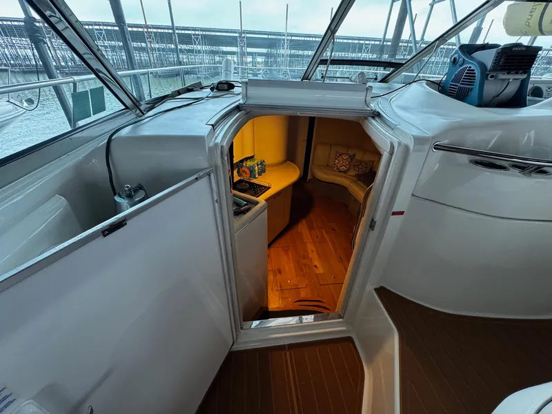 Slide: The Image of Electrical control panel inside a 1997 Sea Ray 400 Sundancer boat. - 30