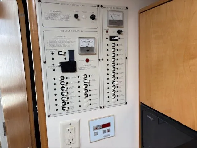 Slide: The Image of Larson 330 2002 - 39