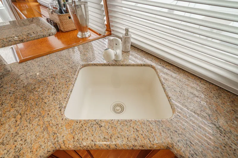 Slide: The Image of McKinna 57 Wide Body Pilothouse 2007 - 23