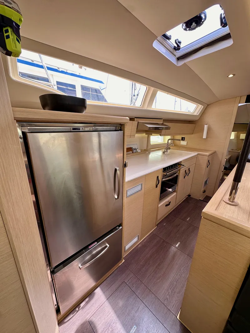 Slide: The Image of Jeanneau 54 2018 - 100