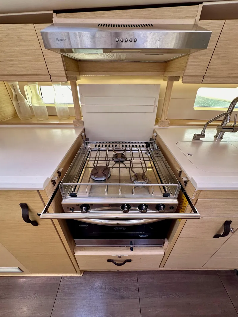 Slide: The Image of Jeanneau 54 2018 - 105