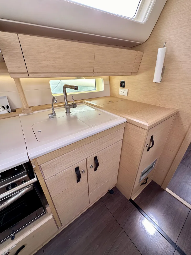 Slide: The Image of Jeanneau 54 2018 - 106