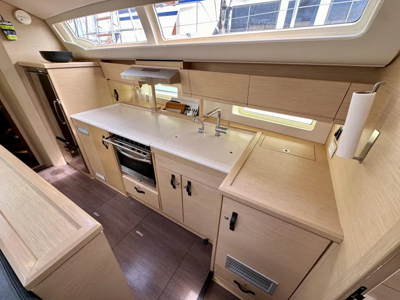 Slide: The Image of Jeanneau 54 2018 - 107