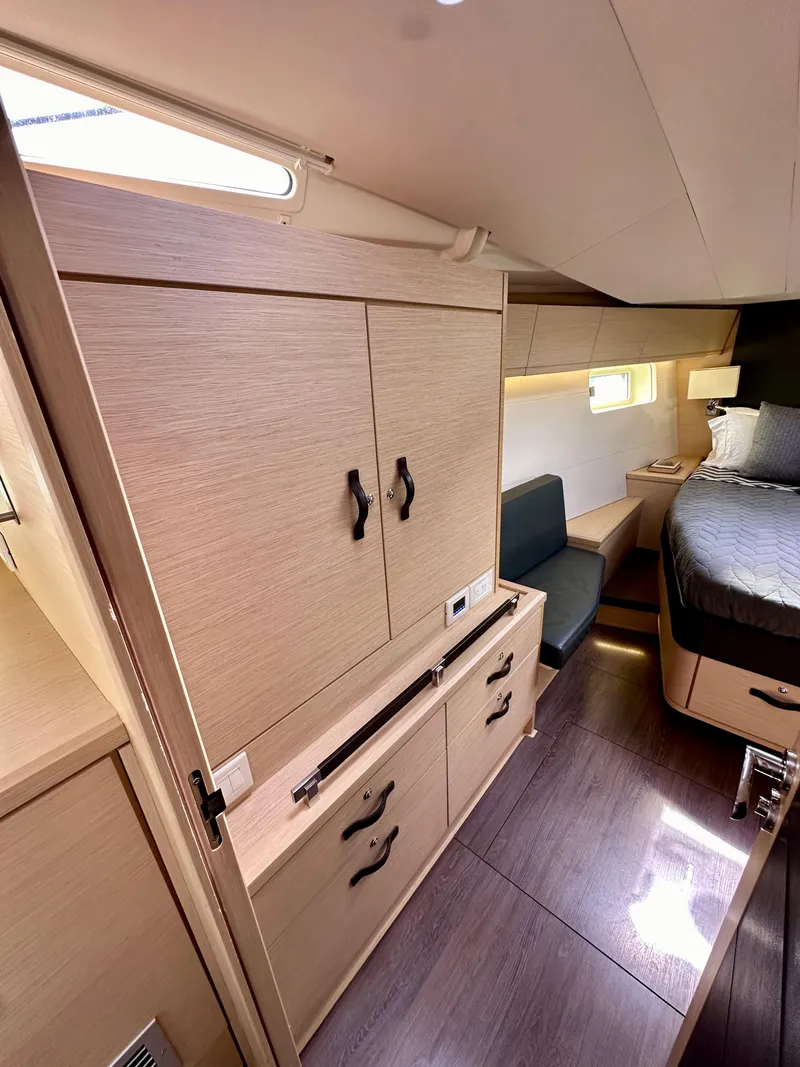 Slide: The Image of Jeanneau 54 2018 - 109