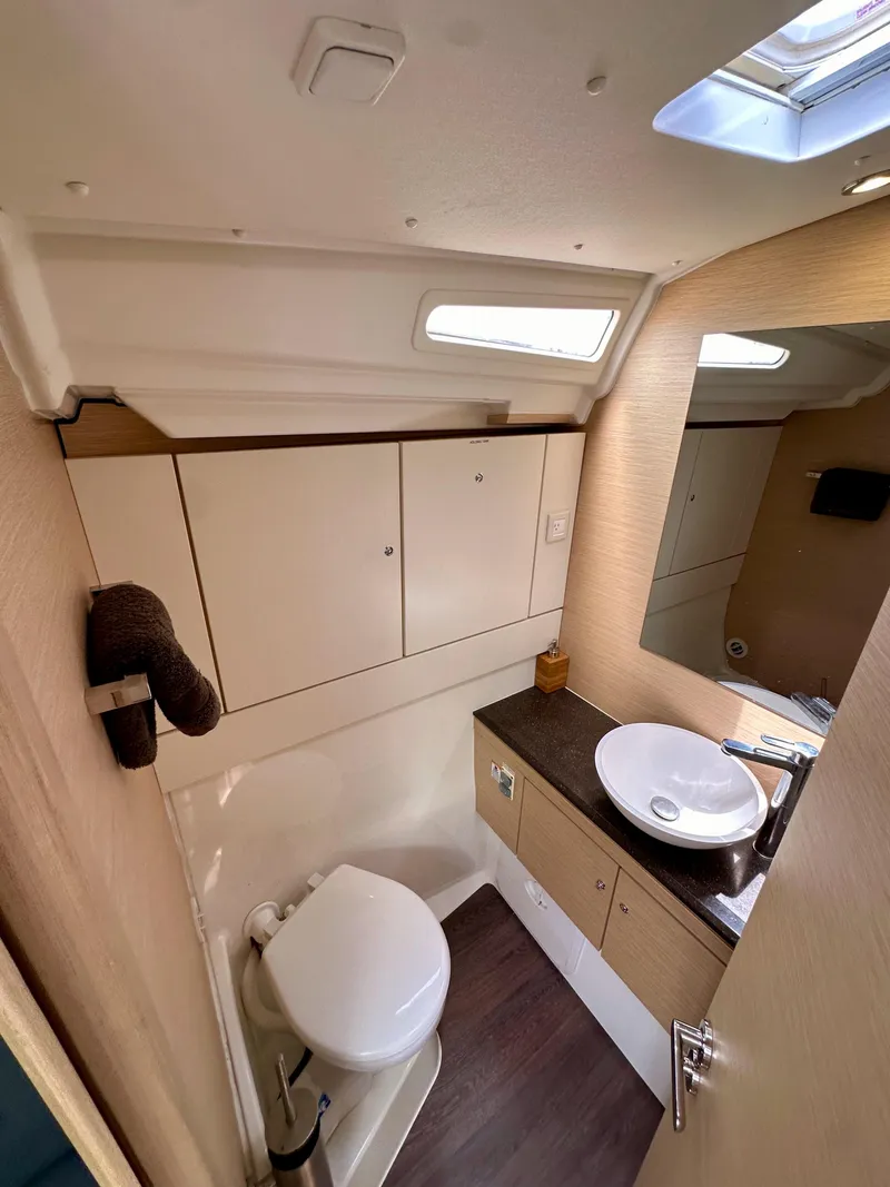 Slide: The Image of Jeanneau 54 2018 - 115