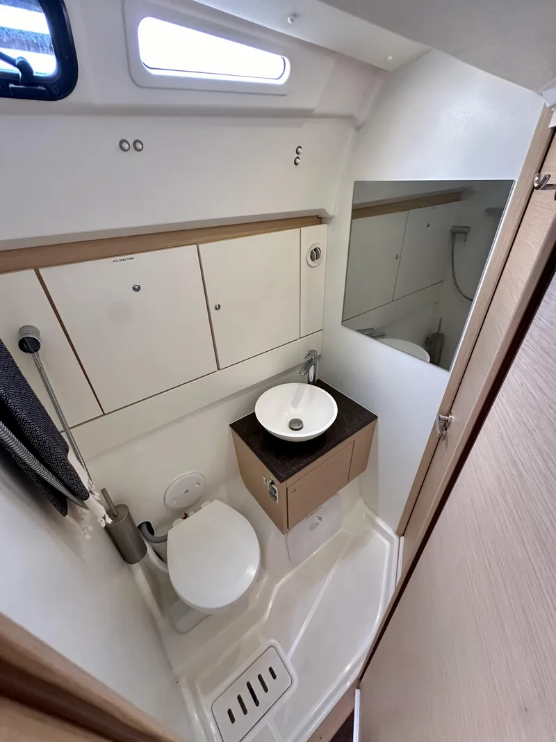 Slide: The Image of Jeanneau 54 2018 - 78