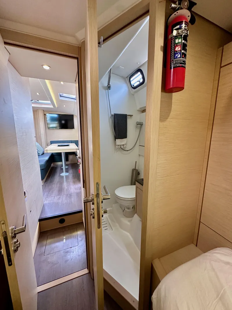 Slide: The Image of Jeanneau 54 2018 - 81