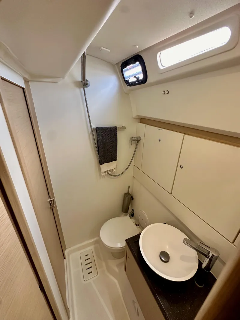 Slide: The Image of Jeanneau 54 2018 - 82