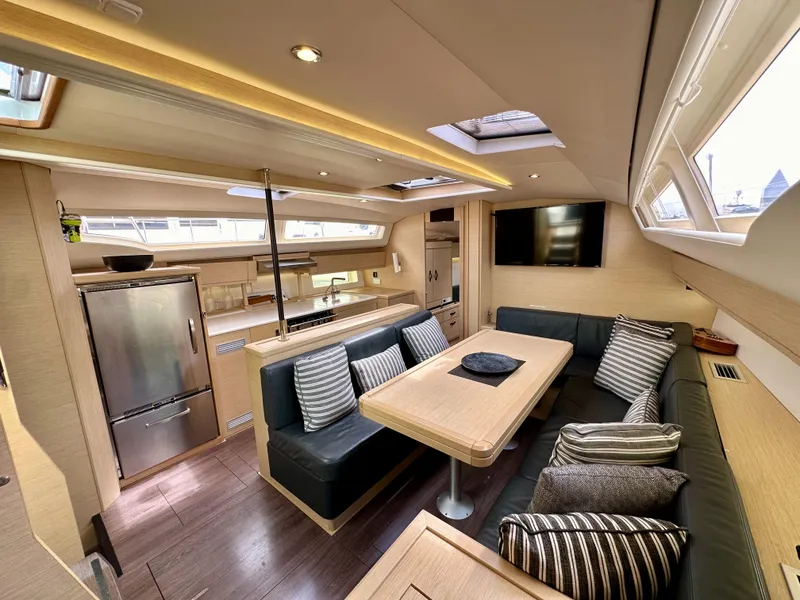 Slide: The Image of Jeanneau 54 2018 - 85