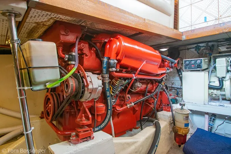 Slide: The Image of Lien Hwa 47 Elegant MKII Motoryacht 1987 - 65