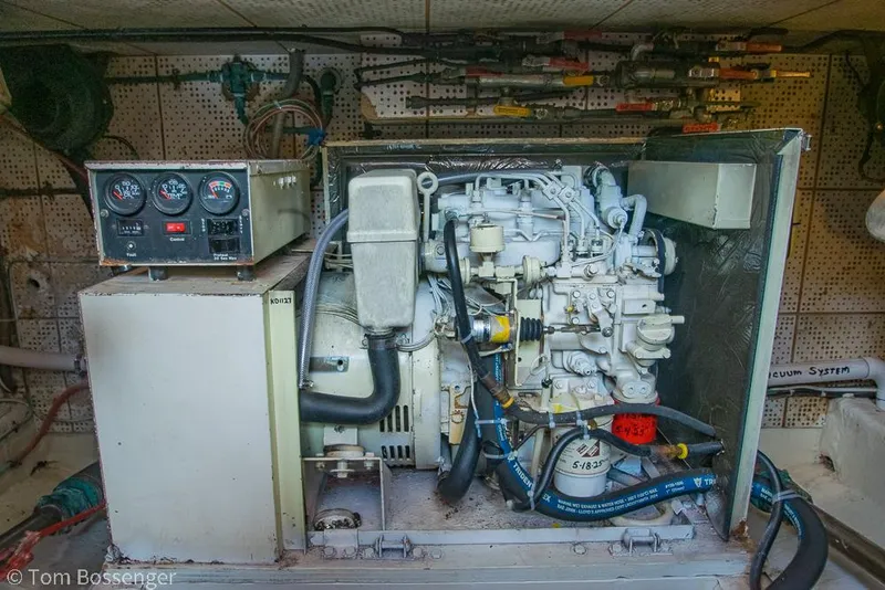 Slide: The Image of Lien Hwa 47 Elegant MKII Motoryacht 1987 - 68