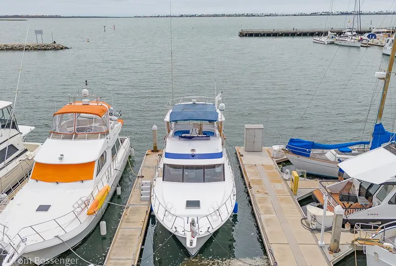 Slide: The Image of Lien Hwa 47 Elegant MKII Motoryacht 1987 - 80