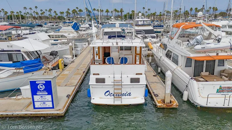 Slide: The Image of Lien Hwa 47 Elegant MKII Motoryacht 1987 - 81