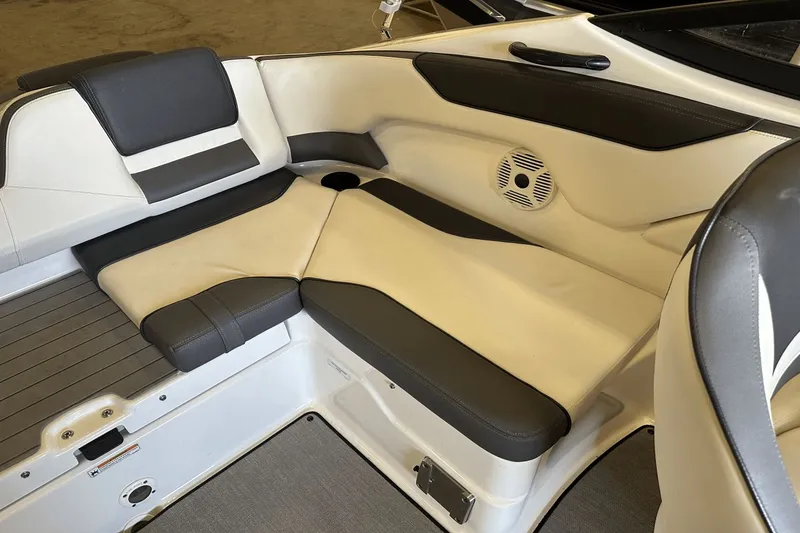 Slide: The Image of Yamaha SX210 2021 - 21