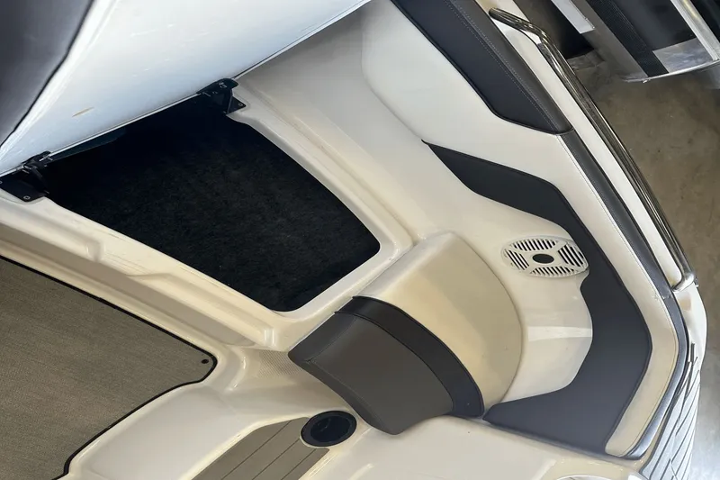 Slide: The Image of Yamaha SX210 2021 - 23