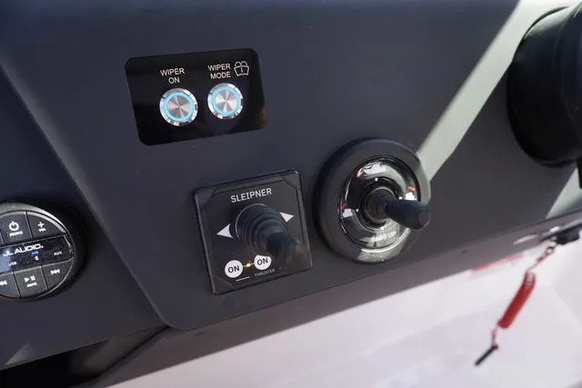 Slide: The Image of Axopar 29 Sun-top 2025 - 16