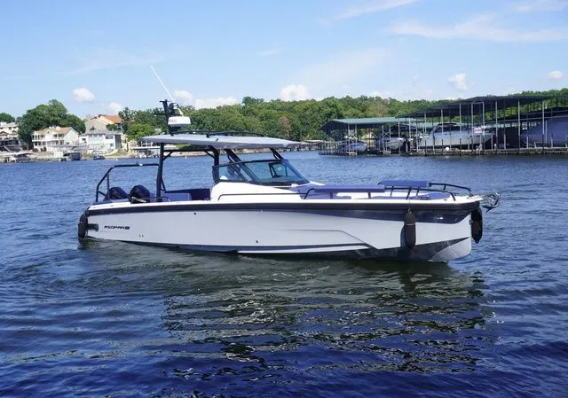 Slide: The Image of Axopar 29 Sun-top 2025 - 4