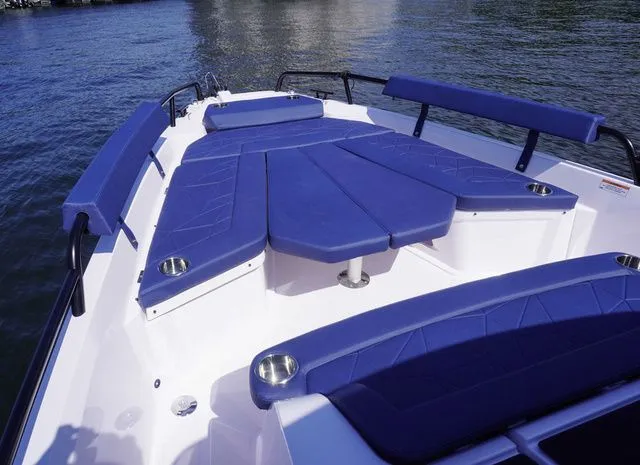 Slide: The Image of Axopar 29 Sun-top 2025 - 5